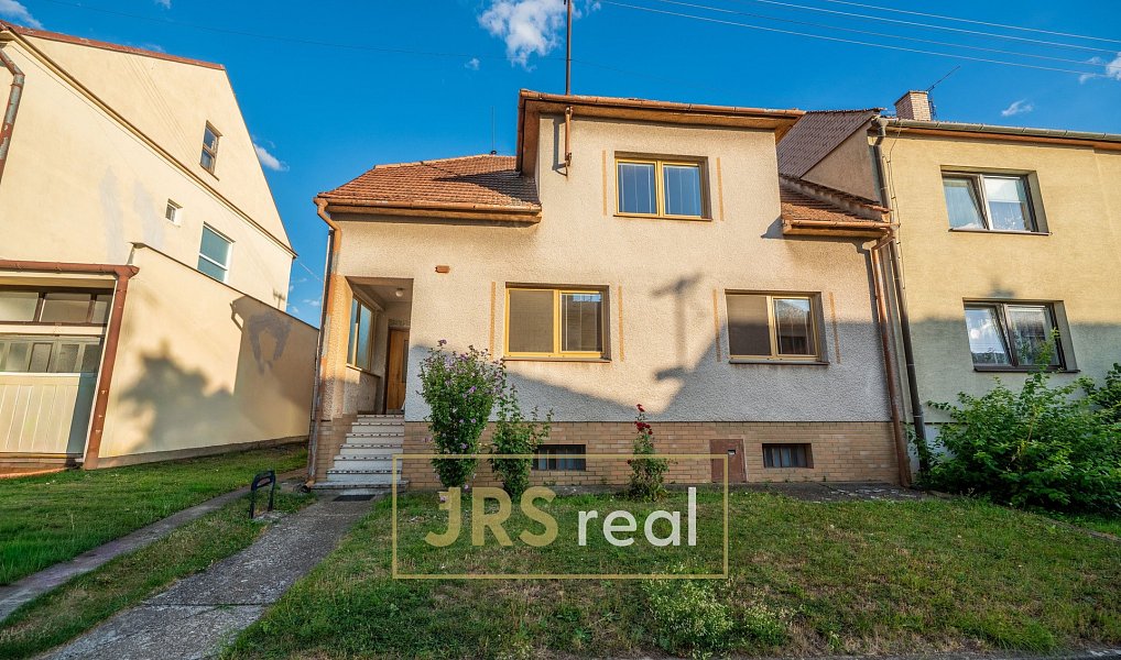 Prodej domu 250 m² s pozemkem 618 m², Vnorovy – fotka 1 z 13