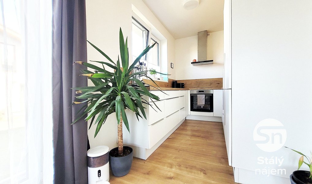 Pronájem bytu 3+kk 78 m², Svinaře – náhled fotky 2