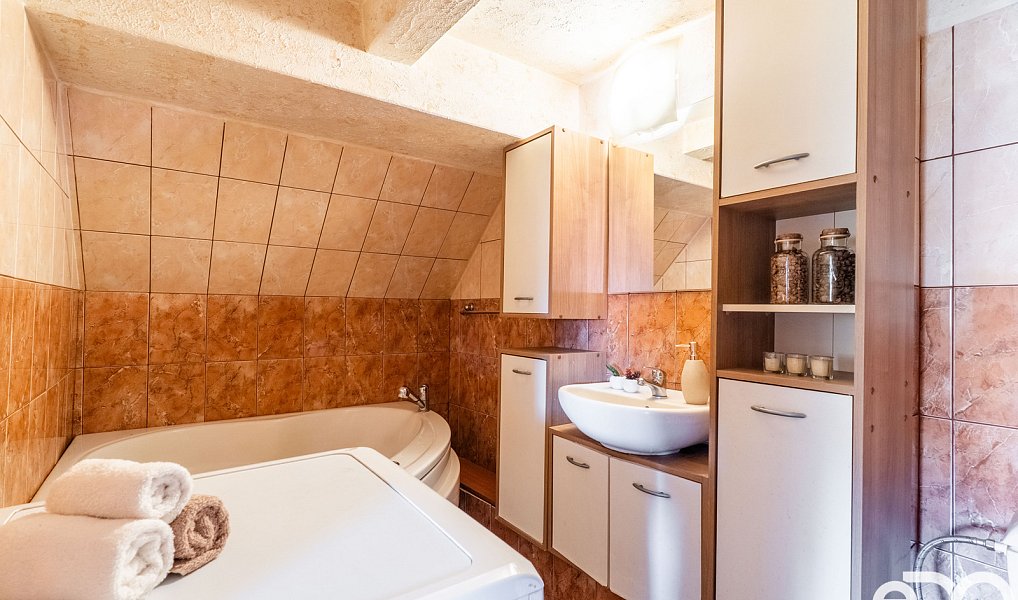 Prodej ubytovacího objektu 290 m², Loučná pod Klínovcem – náhled fotky 10