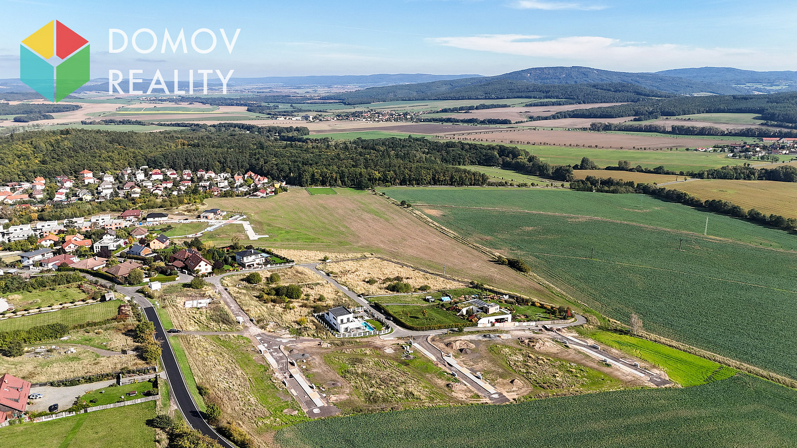 Prodej stavebního pozemku 898 m² – fotografie 4