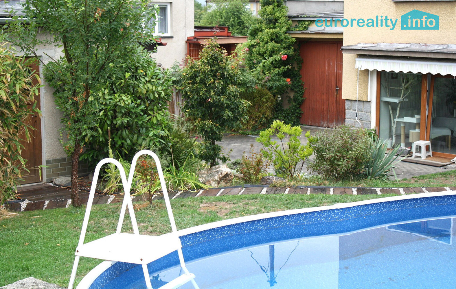 Prodej domu 247 m² s pozemkem 704 m² – fotografie 2