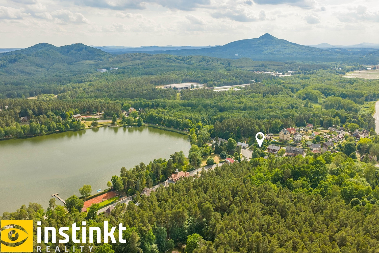 Prodej stavebního pozemku 1 053 m² – fotografie 3