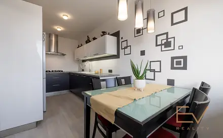 Prodej bytu 3+1 70 m², Nevanova, Praha 6 - Řepy