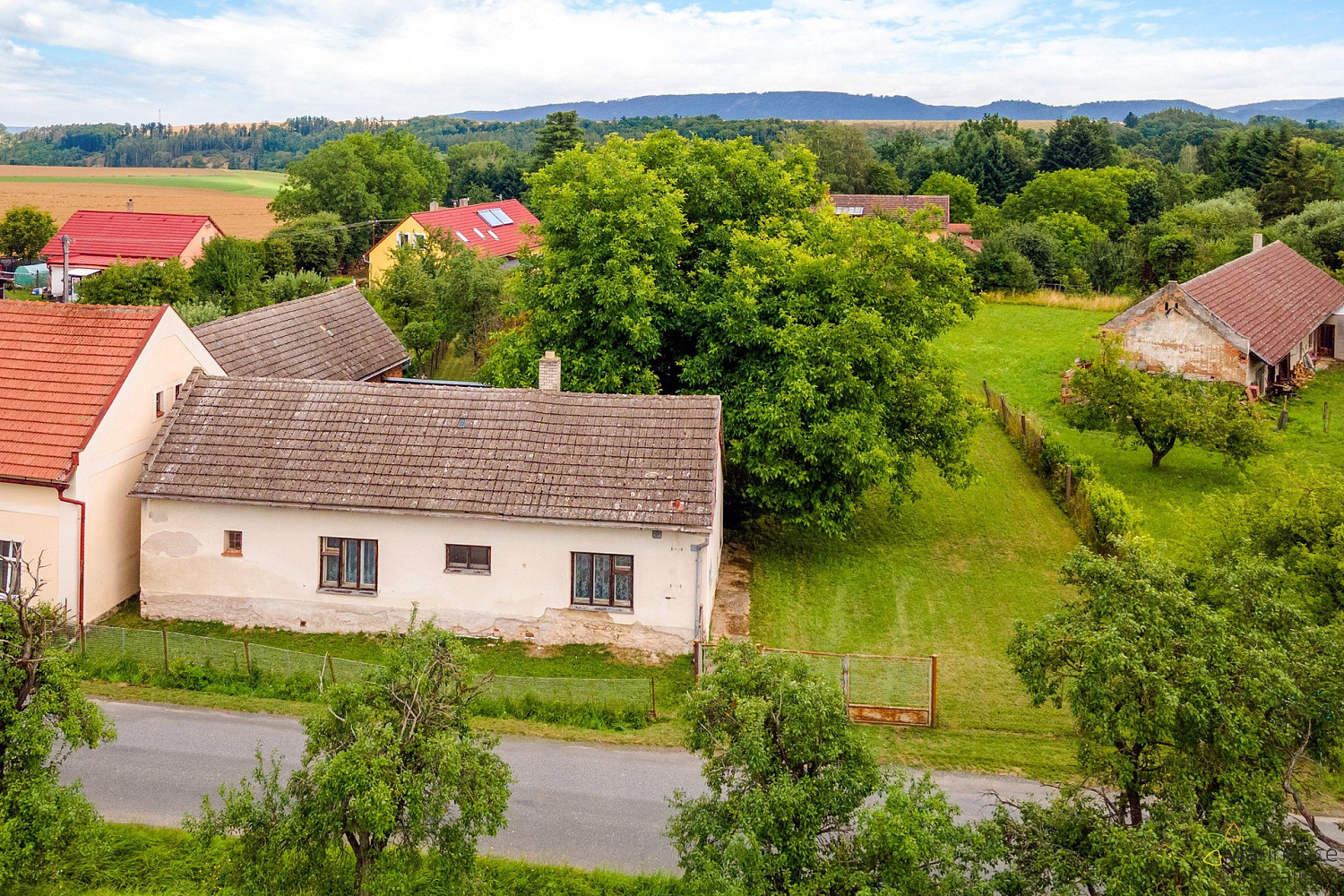 Prodej domu 65 m² s pozemkem 1 353 m² – fotografie 2