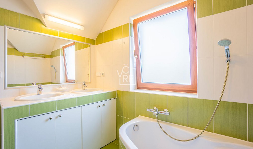 Prodej domu 175 m² s pozemkem 889 m², Hradec Králové – náhled fotky 22