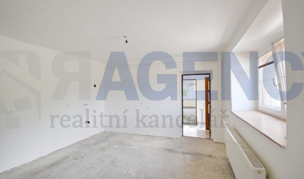 Prodej domu 415 m² s pozemkem 981 m², Semanín – náhled fotky 5