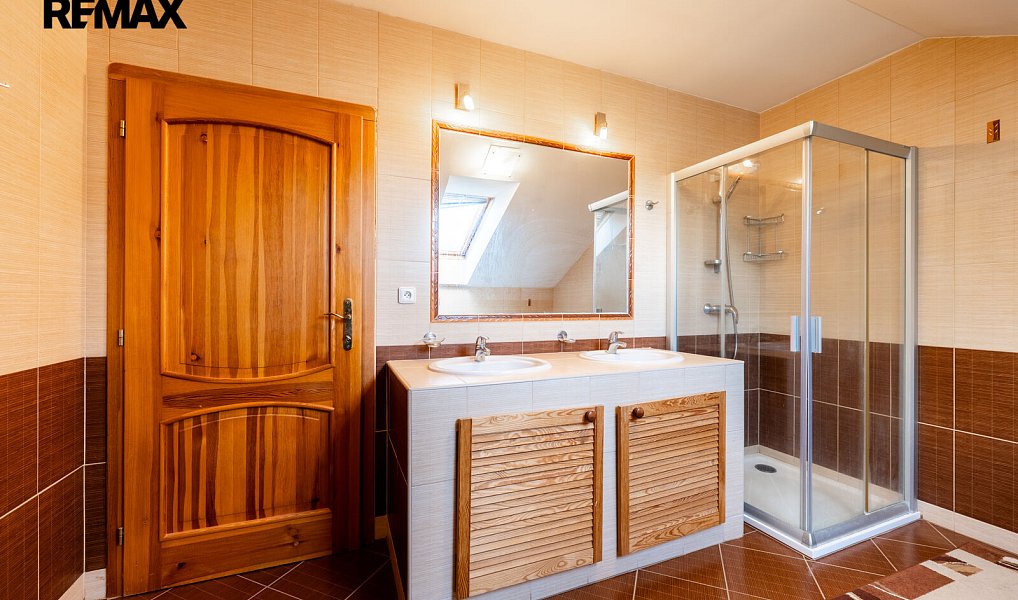 Prodej domu 220 m² s pozemkem 2 087 m², Hvozdec – náhled fotky 15
