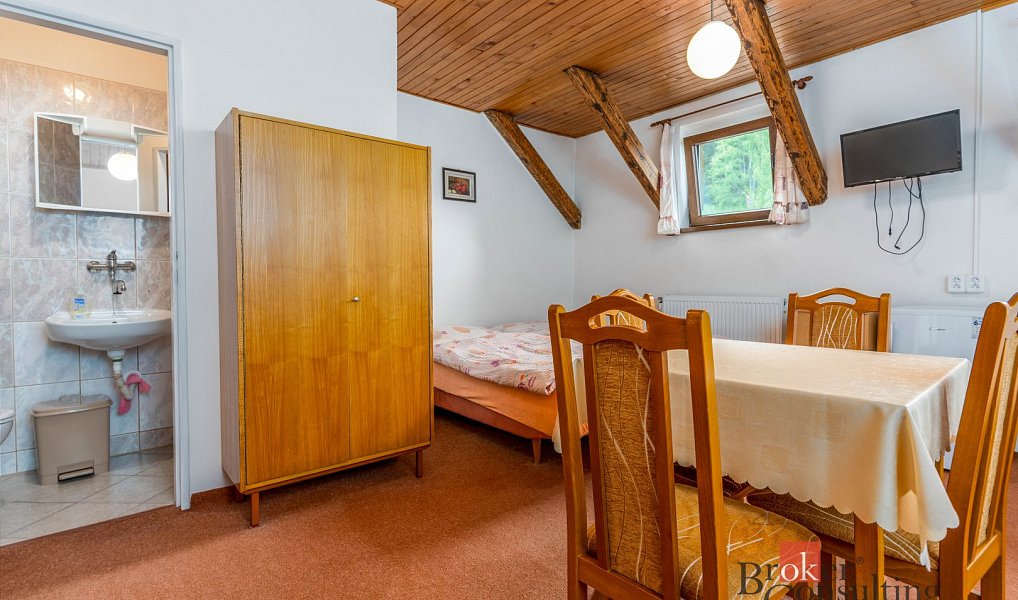 Prodej domu 620 m² s pozemkem 1 366 m², Horní Maršov – náhled fotky 11