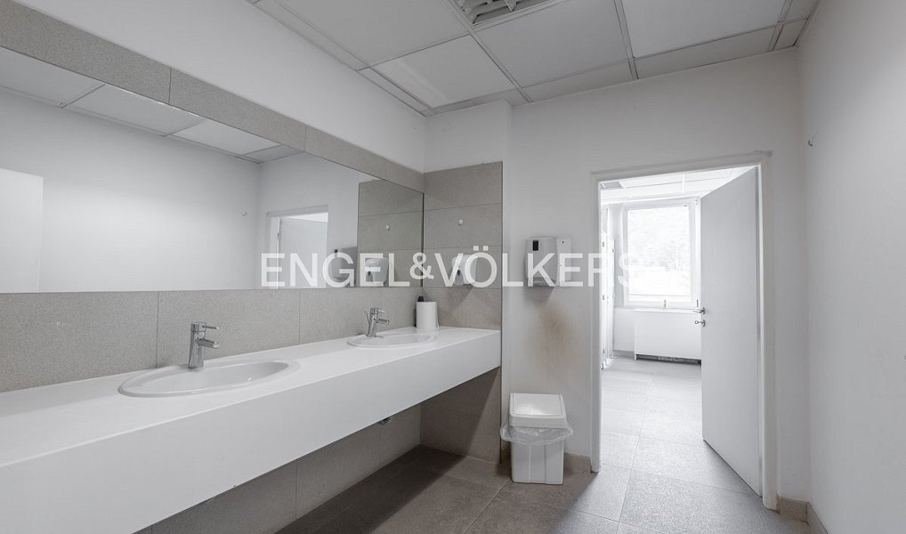 Pronájem kanceláře 110 m², Praha – náhled fotky 10