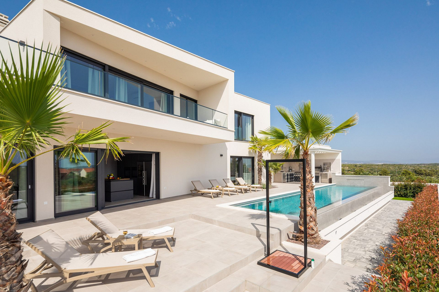 Prodej domu 332 m² s pozemkem 811 m²