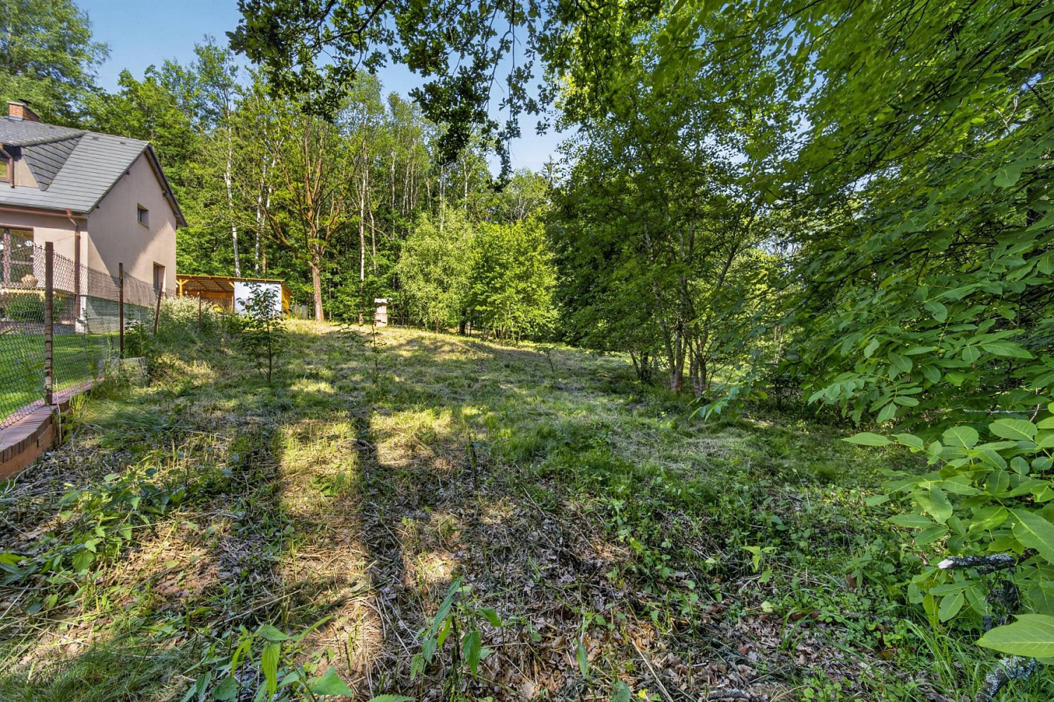 Prodej stavebního pozemku 2 167 m² – fotografie 4