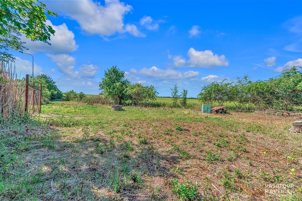 Prodej stavebního pozemku 775 m² – další
