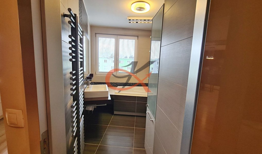 Pronájem bytu 2+1 74 m², Rožnov pod Radhoštěm – náhled fotky 12