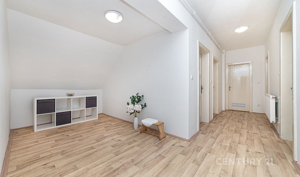 Prodej bytu 2+1 102 m², Opava – náhled fotky 2