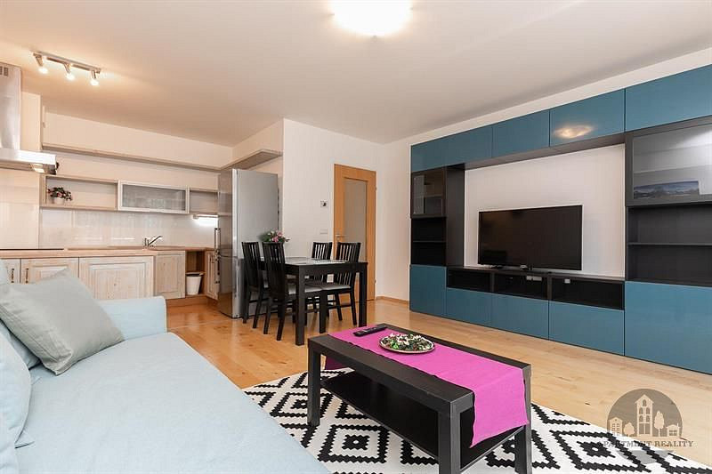 Pronájem bytu 3+kk 90 m² – pohled 2
