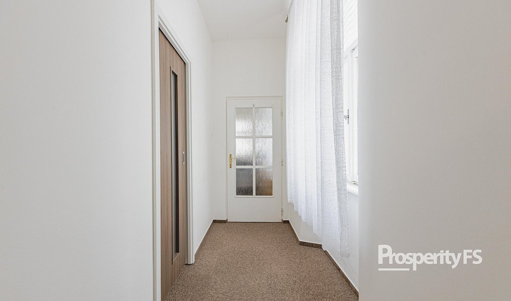Prodej bytu 3+1 67 m², Hostinné – náhled fotky 20