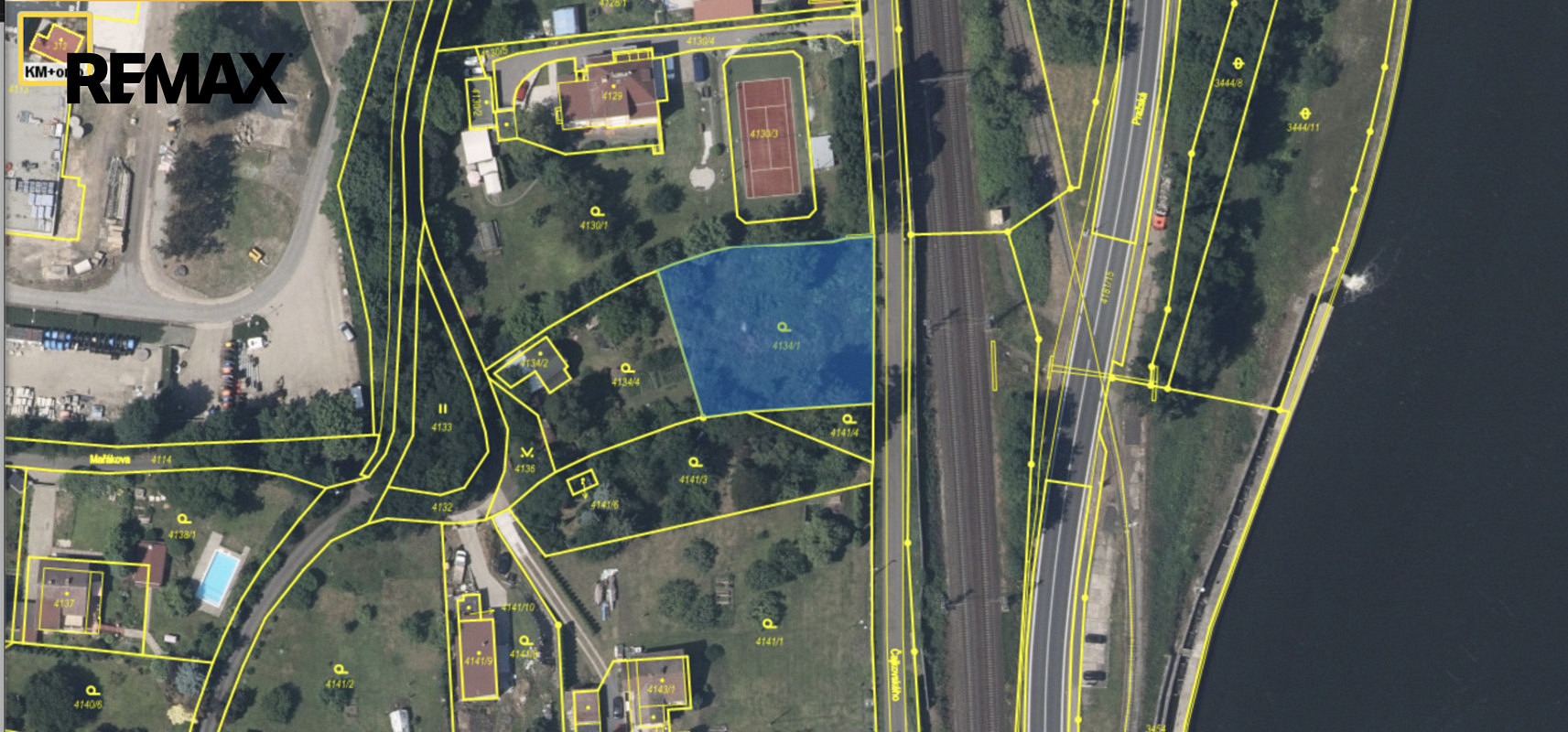 Prodej stavebního pozemku 1 334 m²