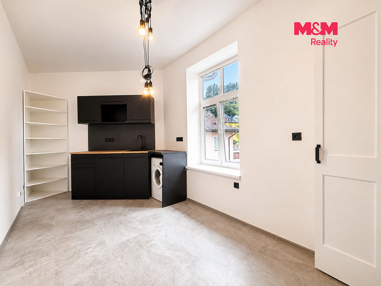Pronájem bytu 1+kk 15 m² – fotografie 3