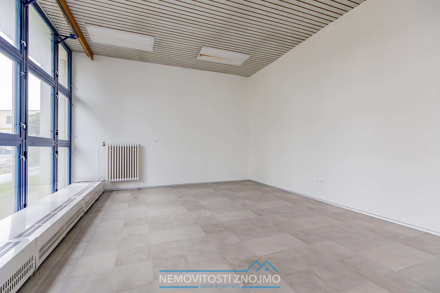Pronájem obchodních prostor 451 m² – fotografie 3