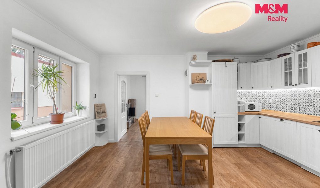 Prodej domu 288 m² s pozemkem 584 m², Peruc – náhled fotky 7