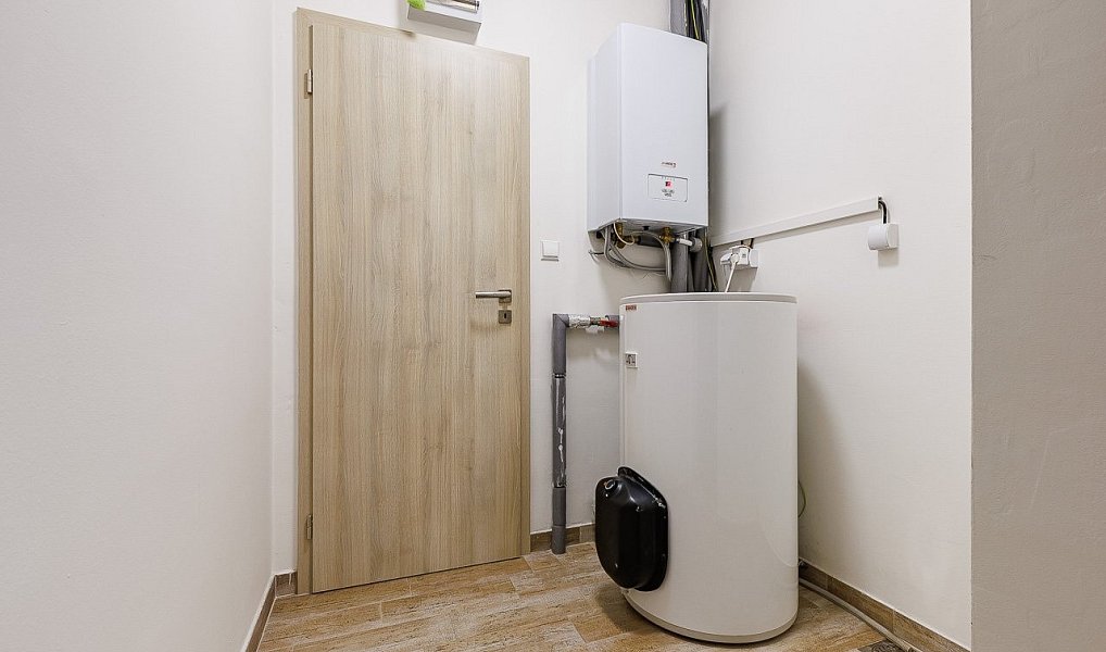 Prodej domu 170 m² s pozemkem 1 384 m², Oborná – náhled fotky 14