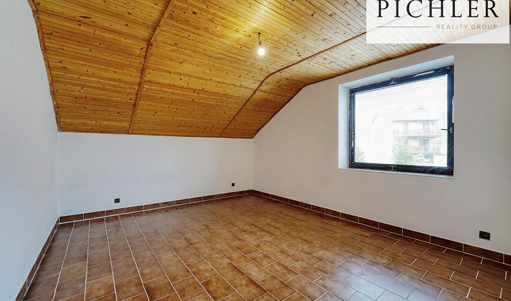 Prodej domu 320 m² s pozemkem 1 660 m², Tymákov – náhled fotky 10