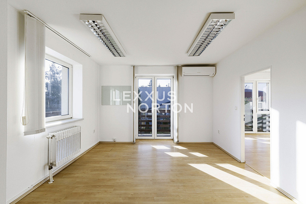 Pronájem domu 273 m² s pozemkem 824 m² – fotografie 4