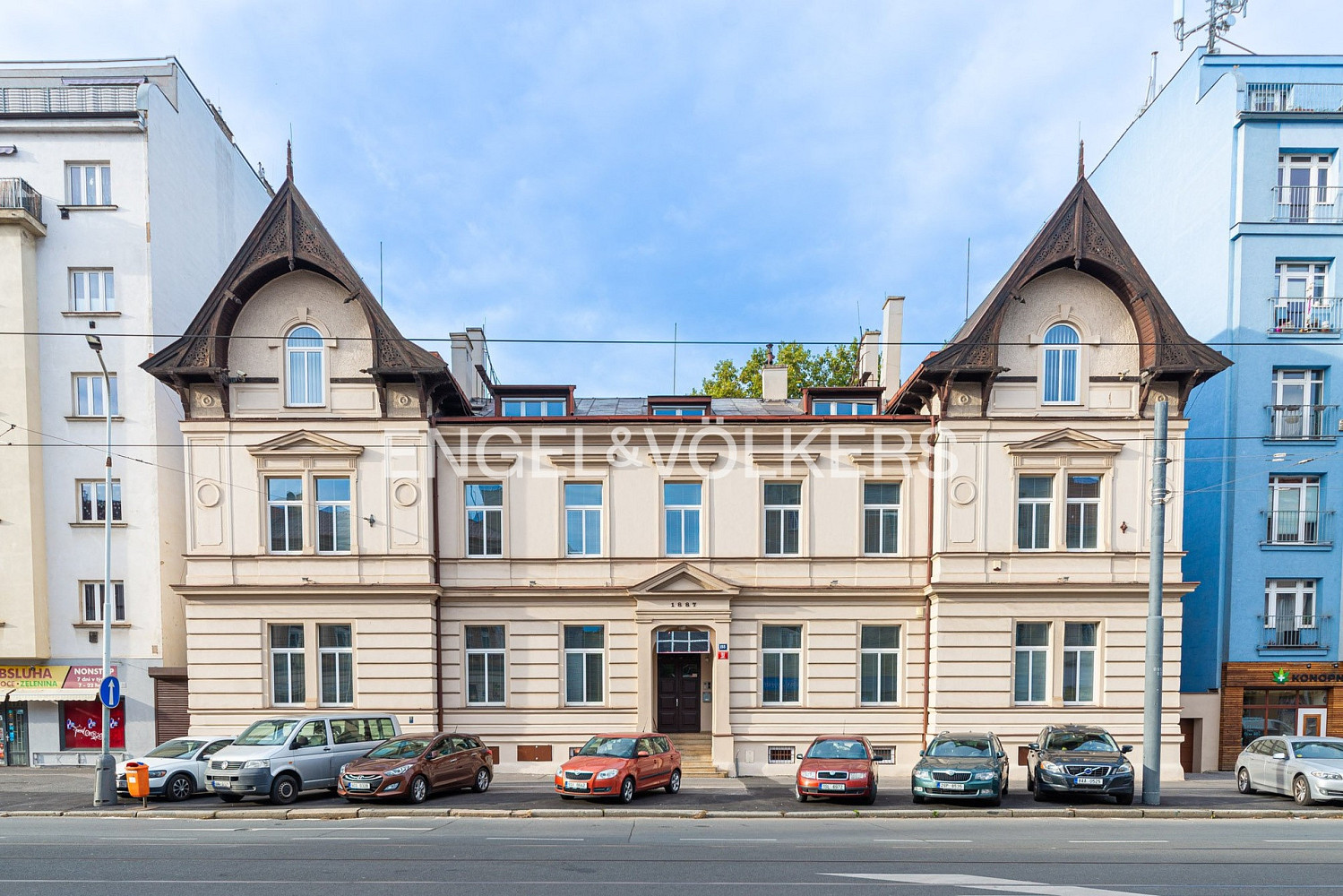 Pronájem komerčního objektu (jiného typu) 288 m²