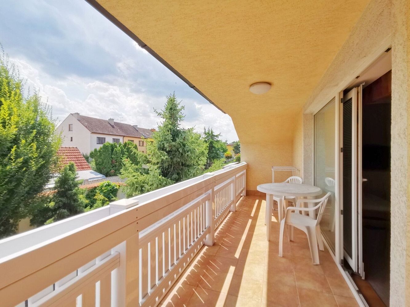 Pronájem bytu 2+kk 70 m² – fotografie 3