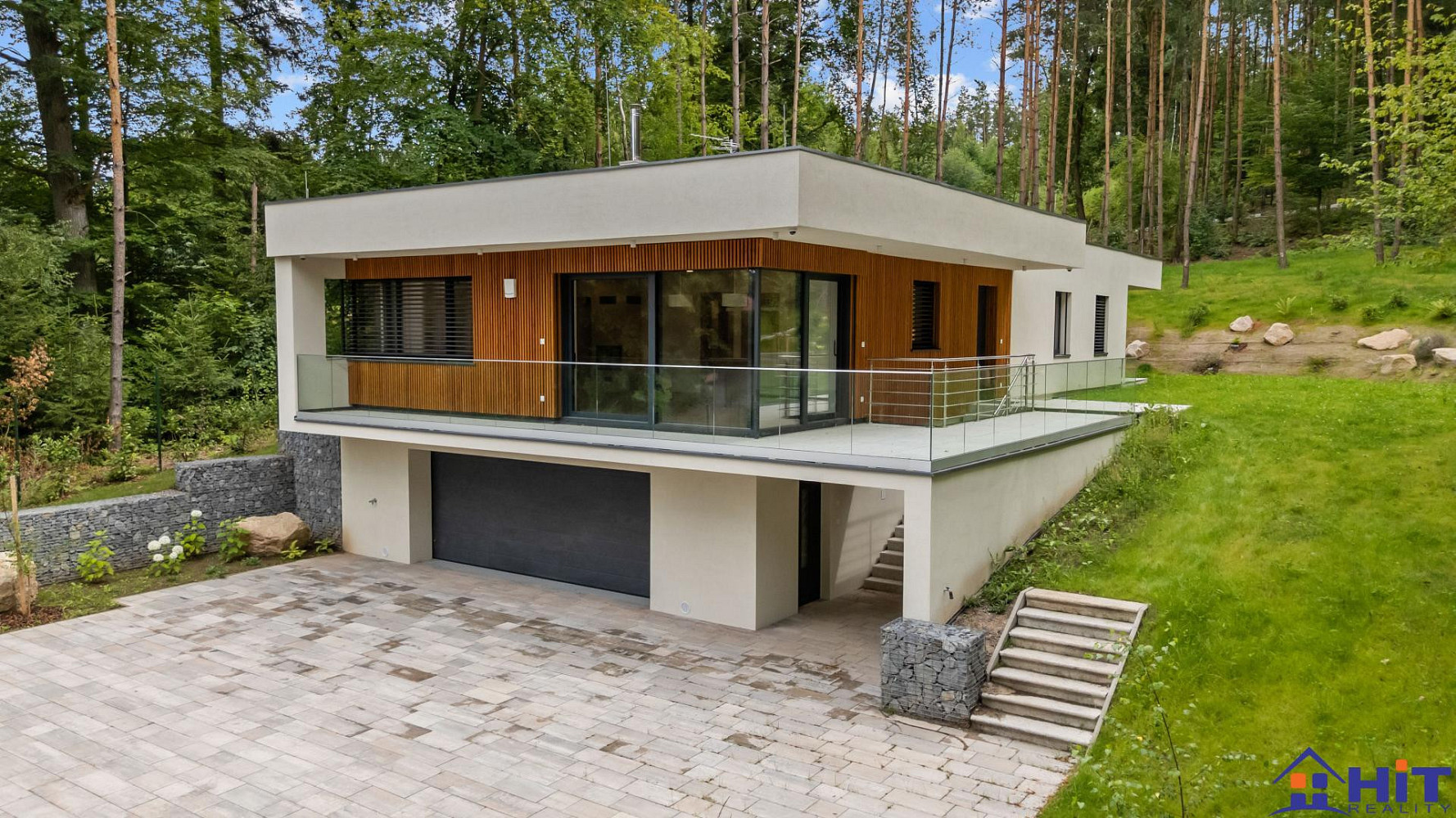 Prodej domu 265 m² s pozemkem 1 811 m²