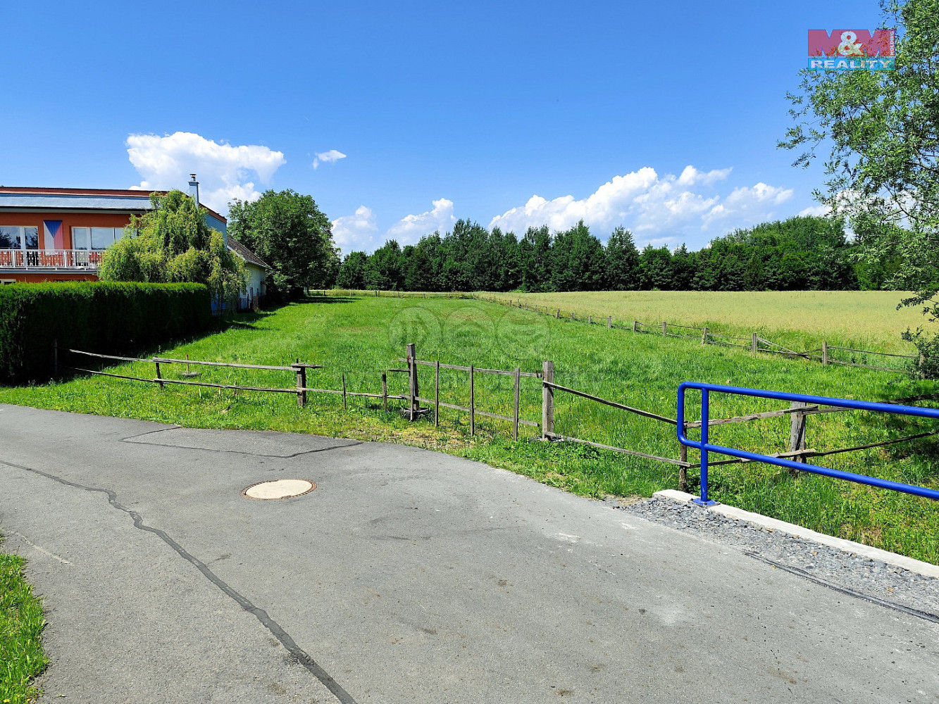 Prodej stavebního pozemku 1 052 m² – fotografie 3