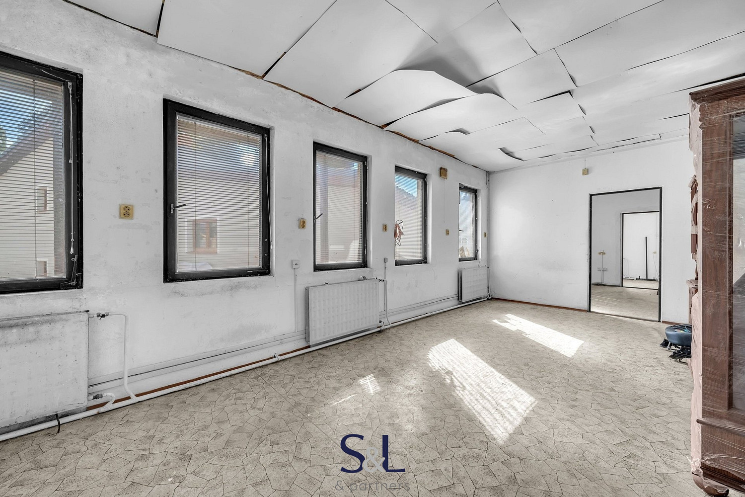 Prodej kanceláře 325 m² – fotografie 2