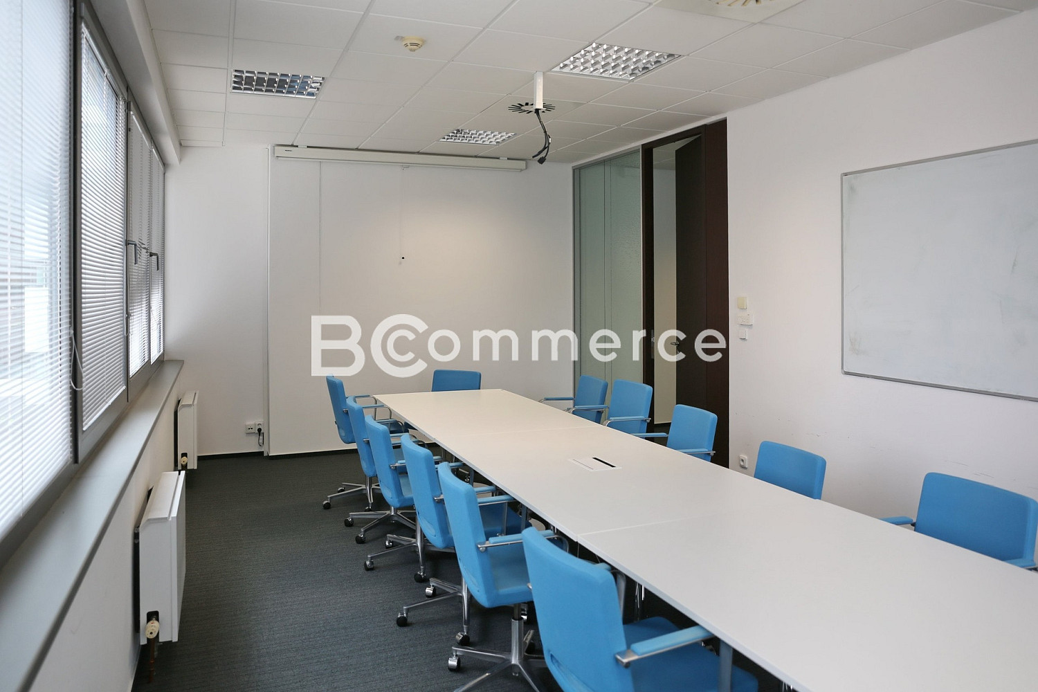 Pronájem kancelářských prostor v rámci moderního administrativního centra, 725m² – pohled 2