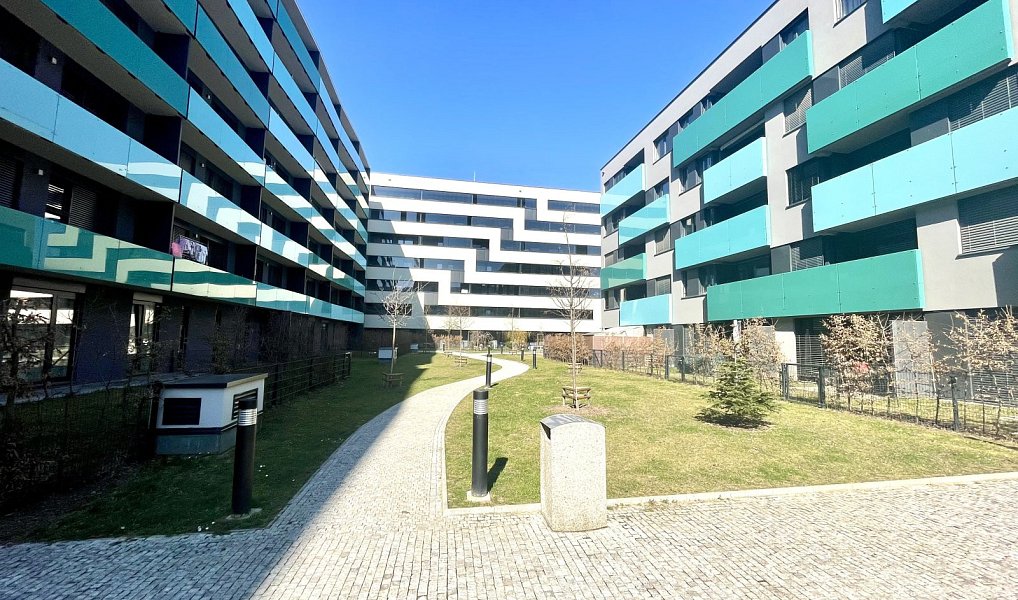 Pronájem bytu 2+kk 62 m², Praha – náhled fotky 21