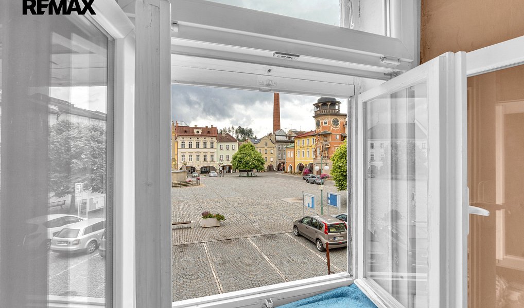 Prodej domu 420 m² s pozemkem 217 m², Hostinné – náhled fotky 7