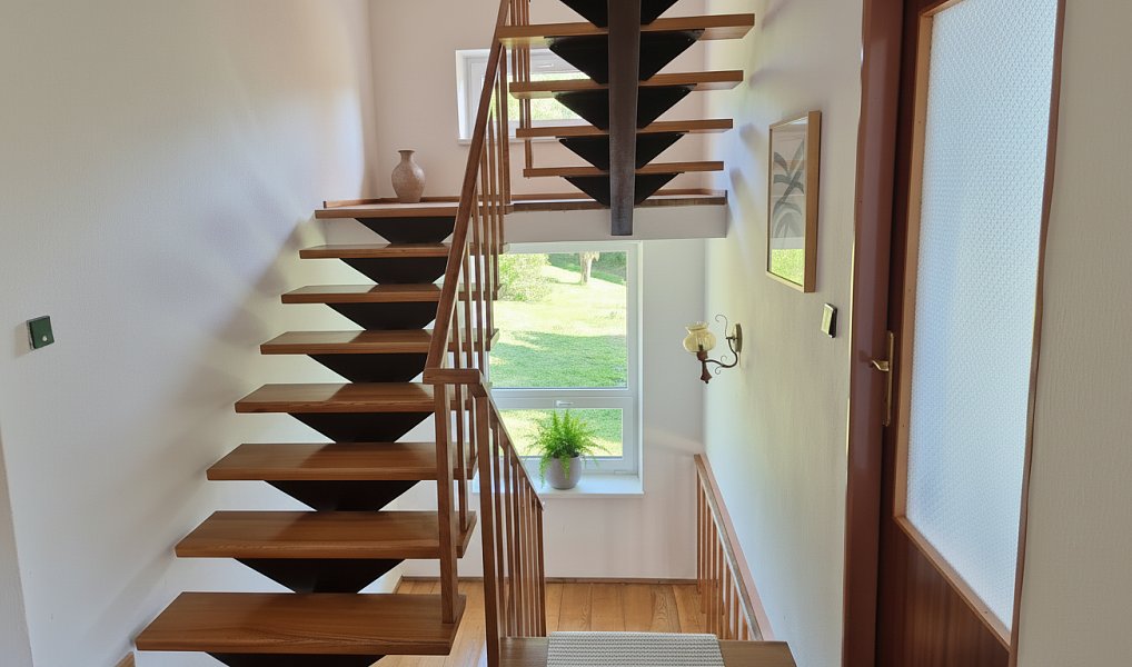 Prodej domu 288 m² s pozemkem 1 000 m², Veřovice – náhled fotky 9