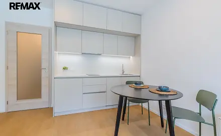 Pronájem bytu 1+kk 32 m²
