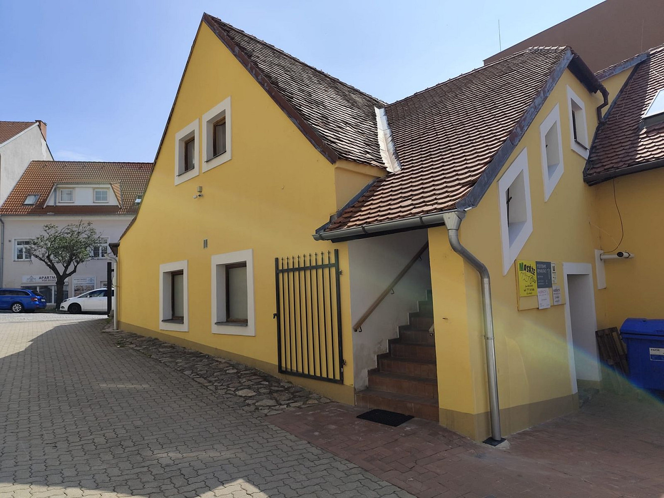 Pronájem obchodních prostor 164 m²