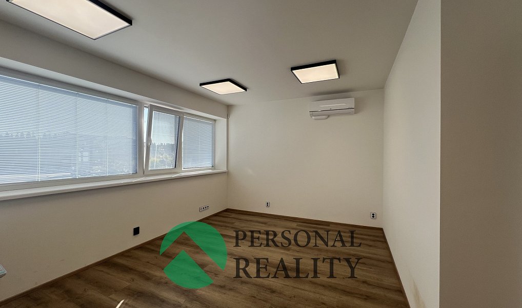 Pronájem skladovacích prostor 1 890 m², Herink – náhled fotky 11