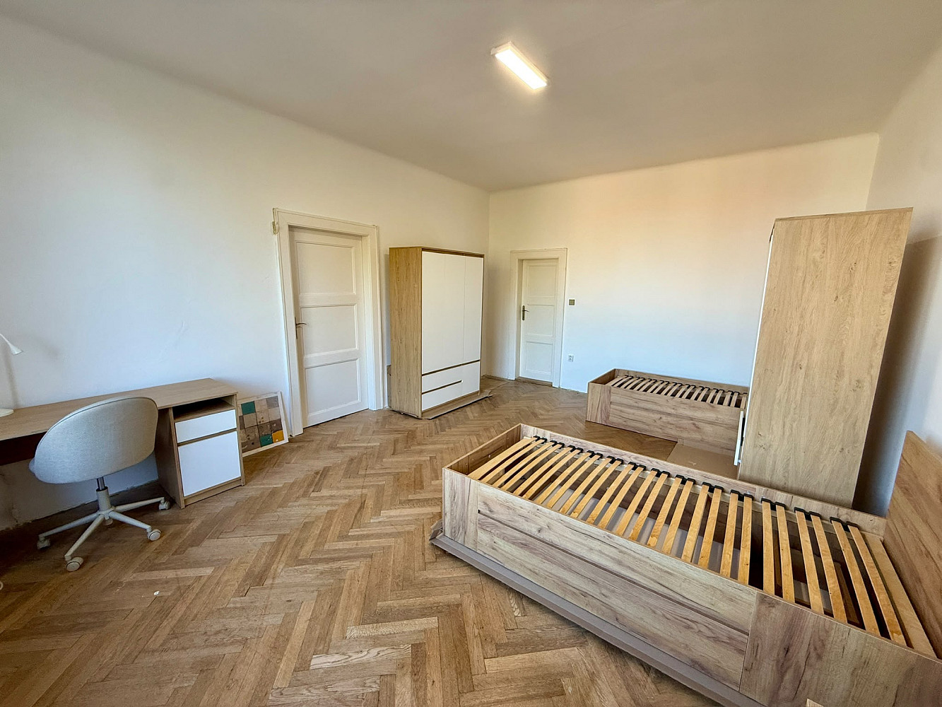 Pronájem pokoje 81 m² – fotografie 3