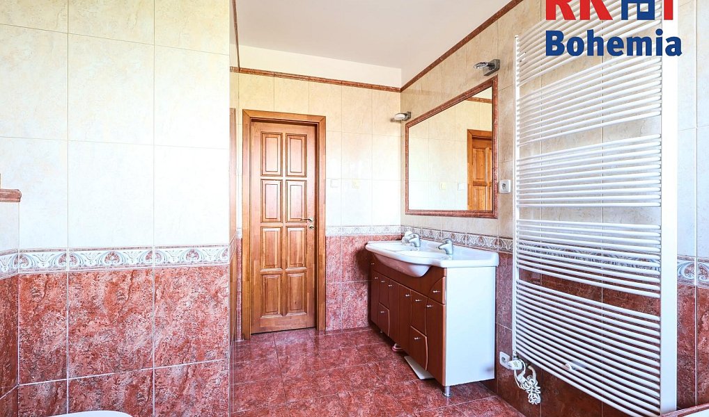 Prodej domu 309 m² s pozemkem 1 162 m², Úvaly – náhled fotky 10