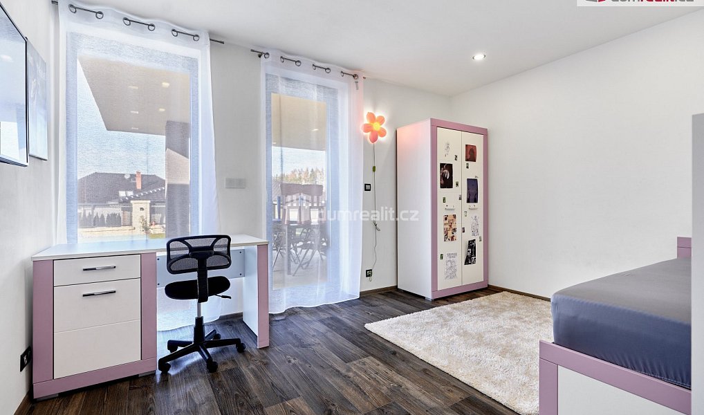 Prodej domu 136 m² s pozemkem 857 m², Nová Role – náhled fotky 13