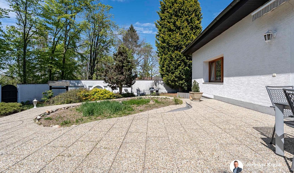 Prodej domu 250 m² s pozemkem 769 m², Nechanice – náhled fotky 3