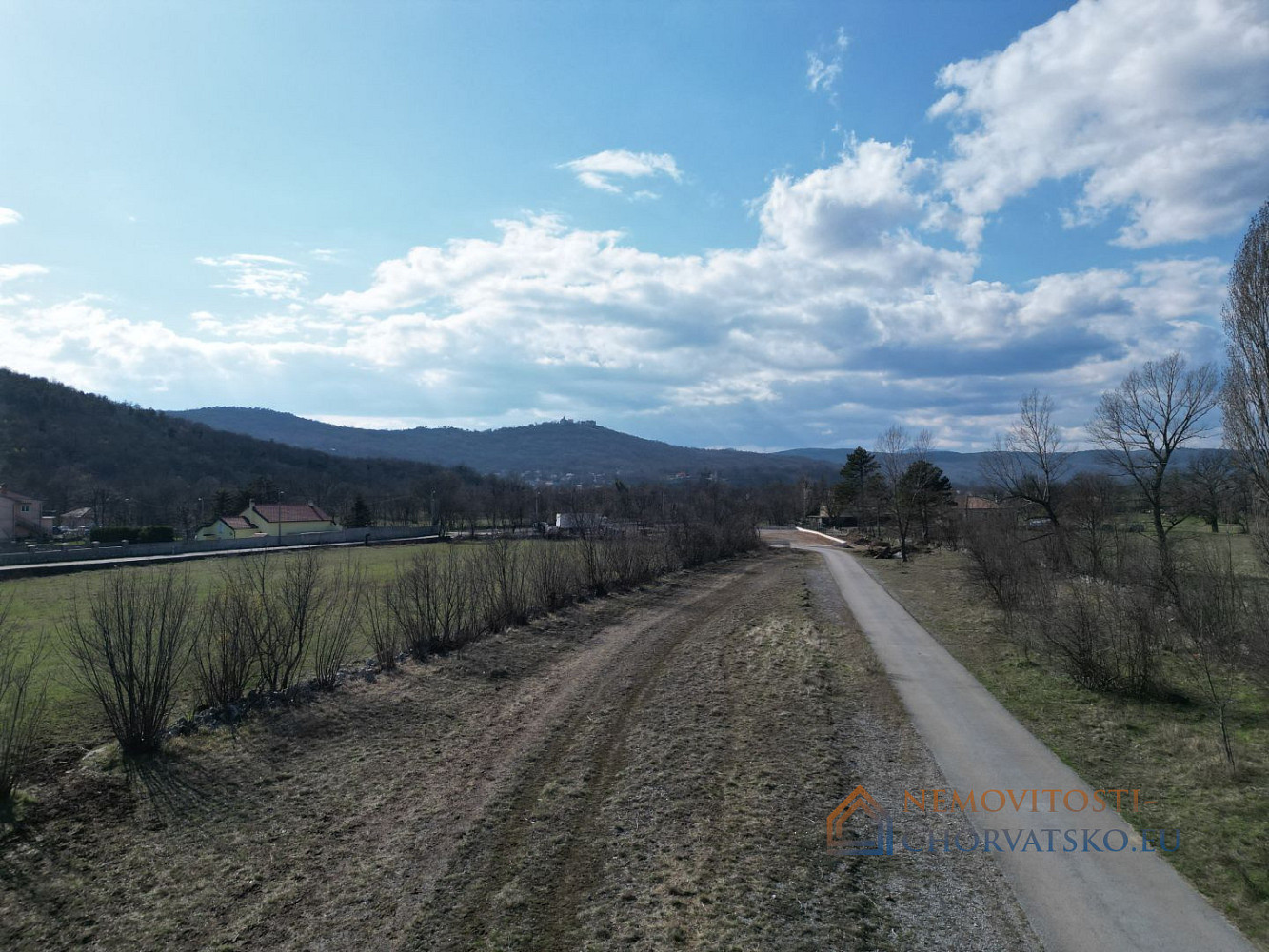 Prodej stavebního pozemku 5 083 m² – další