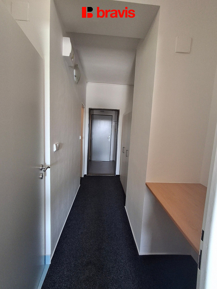 Pronájem kanceláře 25 m² — photo 3