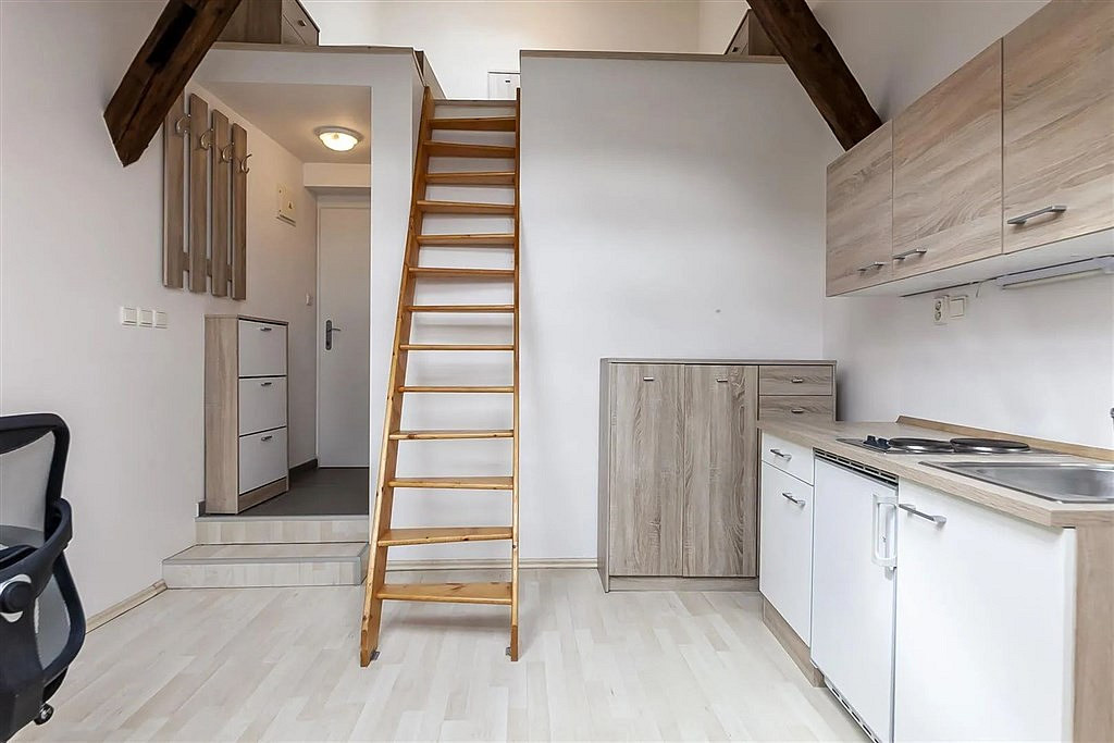 Pronájem bytu 1+kk 28 m², Brno