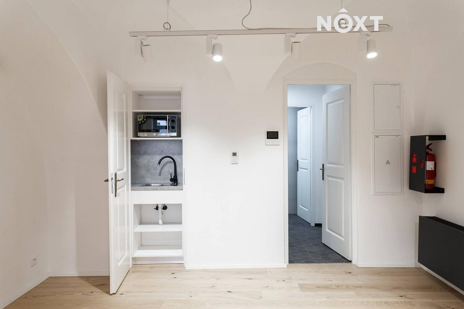Pronájem obchodních prostor 98 m² — photo 3