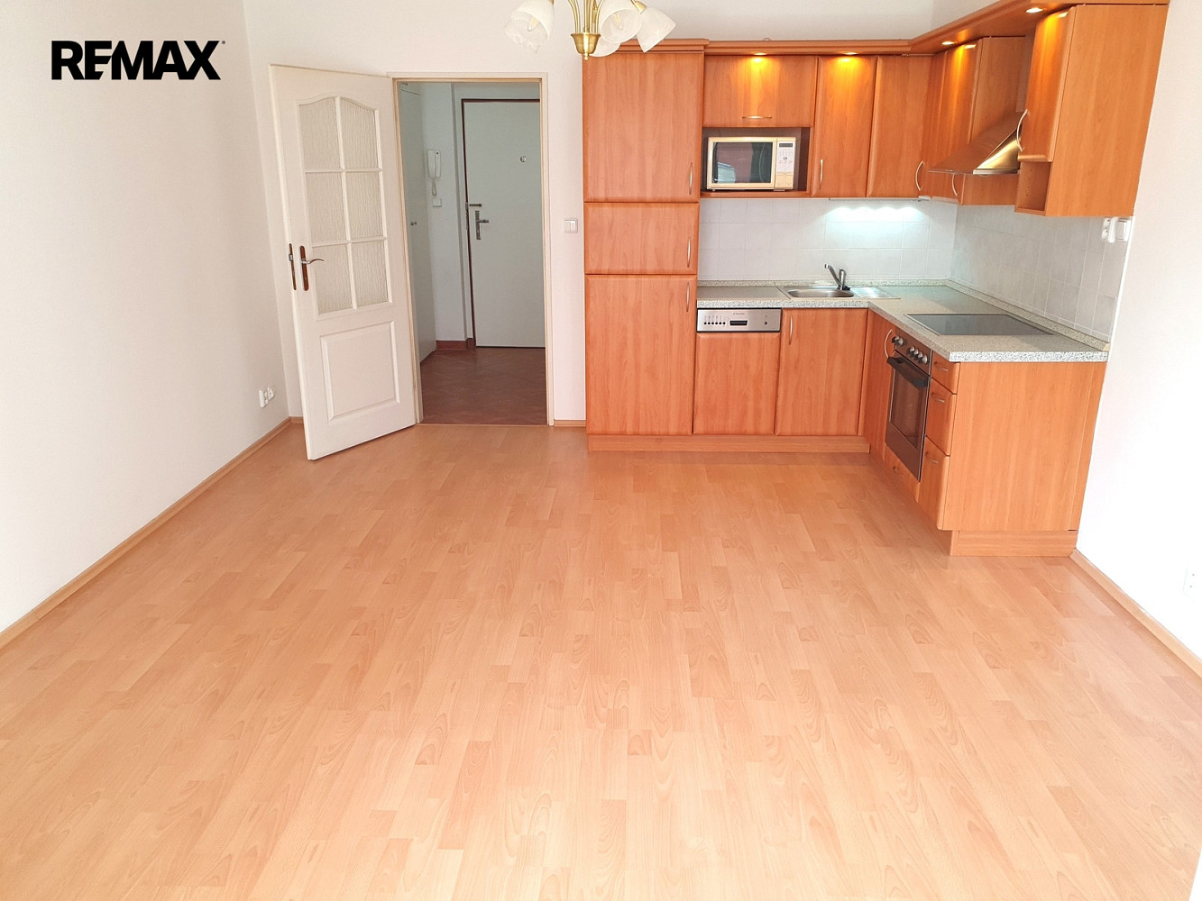 Prodej bytu 1+kk 29 m² — photo 2