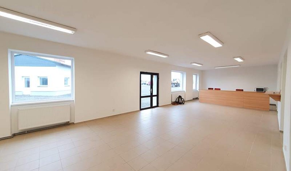 Pronájem obchodních prostor 237 m², Tovačov – náhled fotky 2