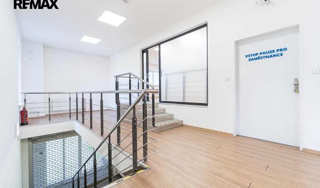 Pronájem obchodních prostor 364 m², Praha – náhled fotky 12